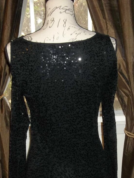 Cache Sparkle black all over sequins top Sz Medium Cold shoulder Y2K - Picture 6 of 7